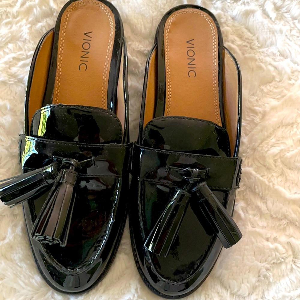Vionic patent leather slides